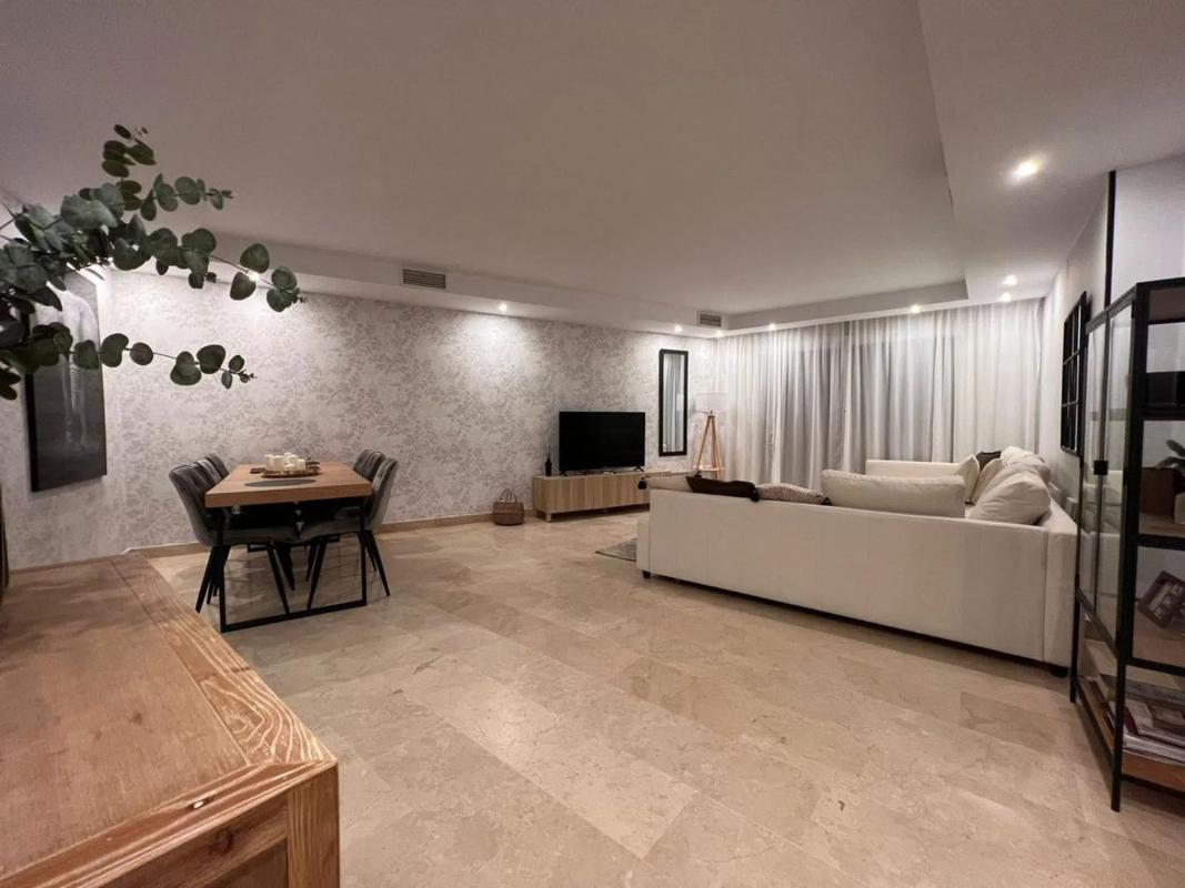 Venta de piso en Pasaje Palacio Alhambra, 1, Marbella
photo 1