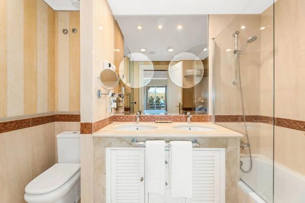 Piso en venta en Bulevar Príncipe Alfonso de Hohenlohe, Marbella
 photo 3