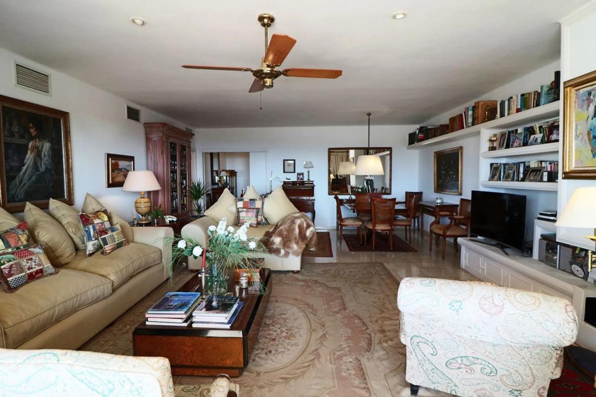 Venta de piso en CL CERRO ANDEVALO-L MA CLUB, Marbella
photo 2