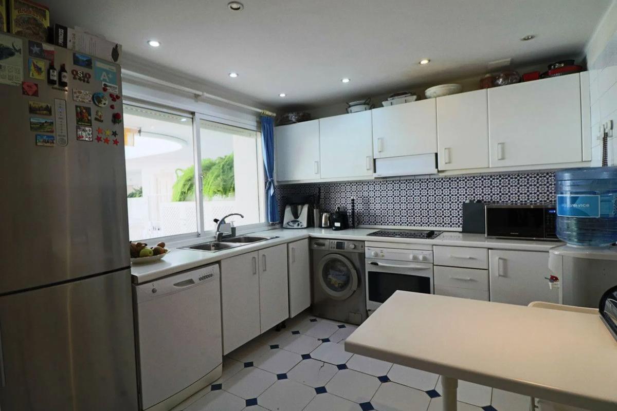 Venta de piso en CL CERRO ANDEVALO-L MA CLUB, Marbella
photo 4