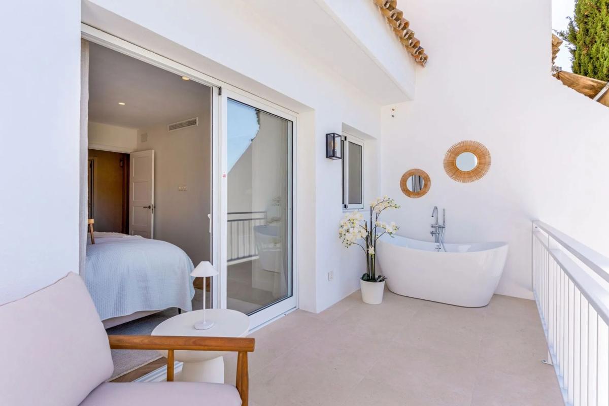 Venta de chalet adosado en  Barrio Nagüeles , Marbella photo 5