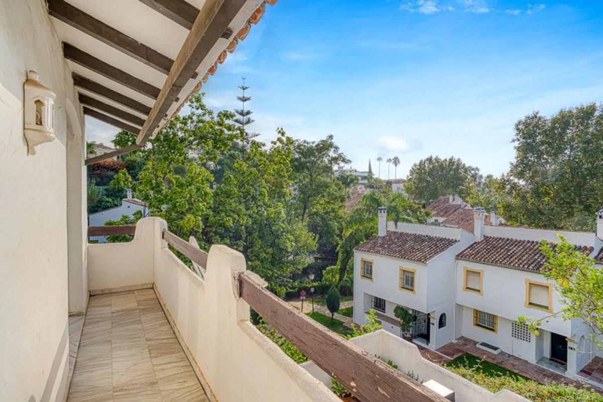 Sprzedaż szeregowego domku w Barrio La Carolina-Guadalpín , Marbella photo 1