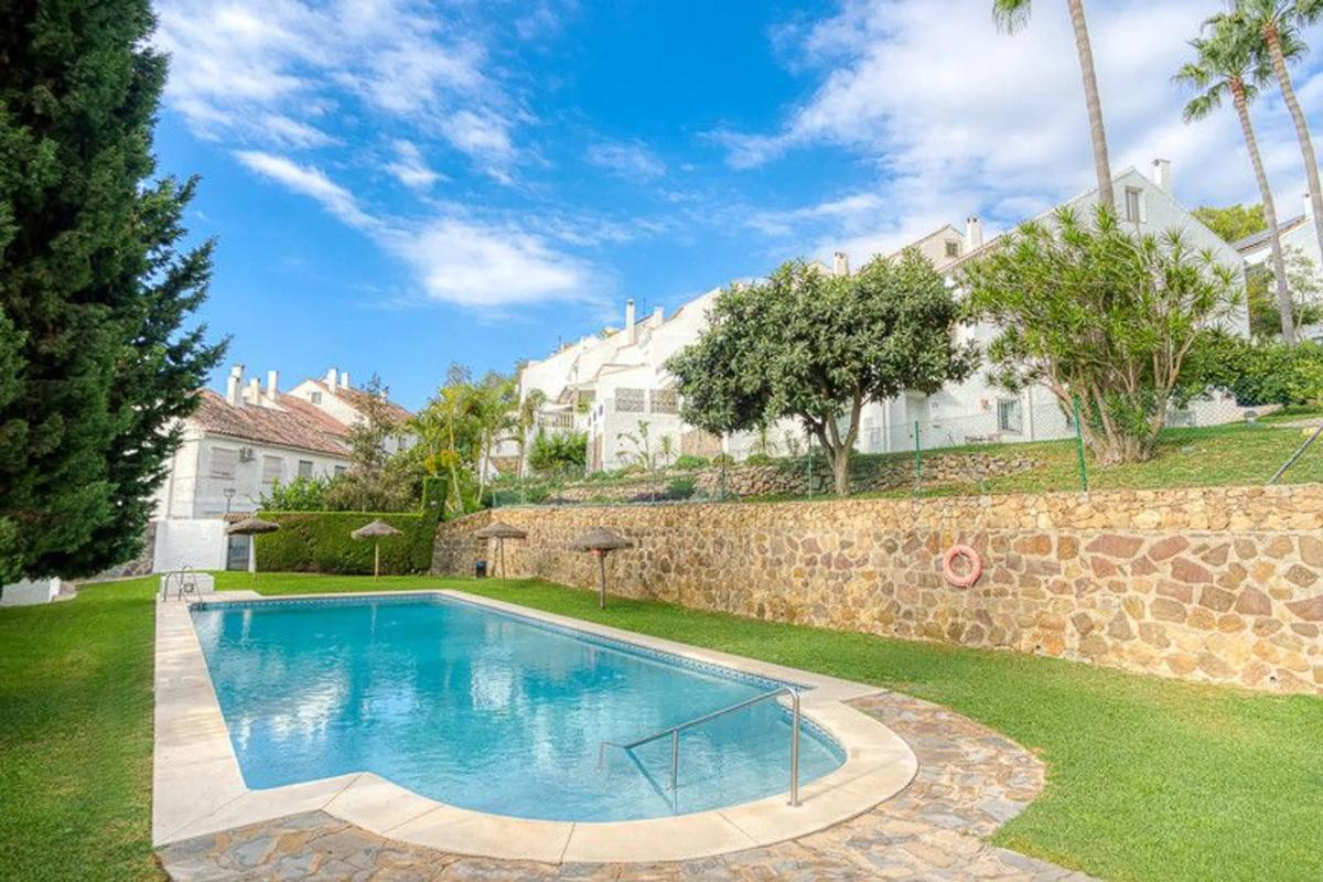 Sprzedaż szeregowego domku w Barrio La Carolina-Guadalpín , Marbella photo 4