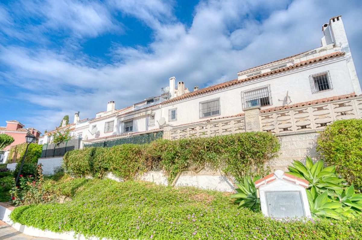 Sprzedaż szeregowego domku w Barrio La Carolina-Guadalpín , Marbella photo 5