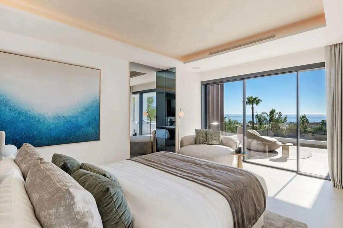 Sprzedaż niezależnego domku jednorodzinnego w  Urbanizacion Reserva de Sierra Blanca, Marbella photo 3