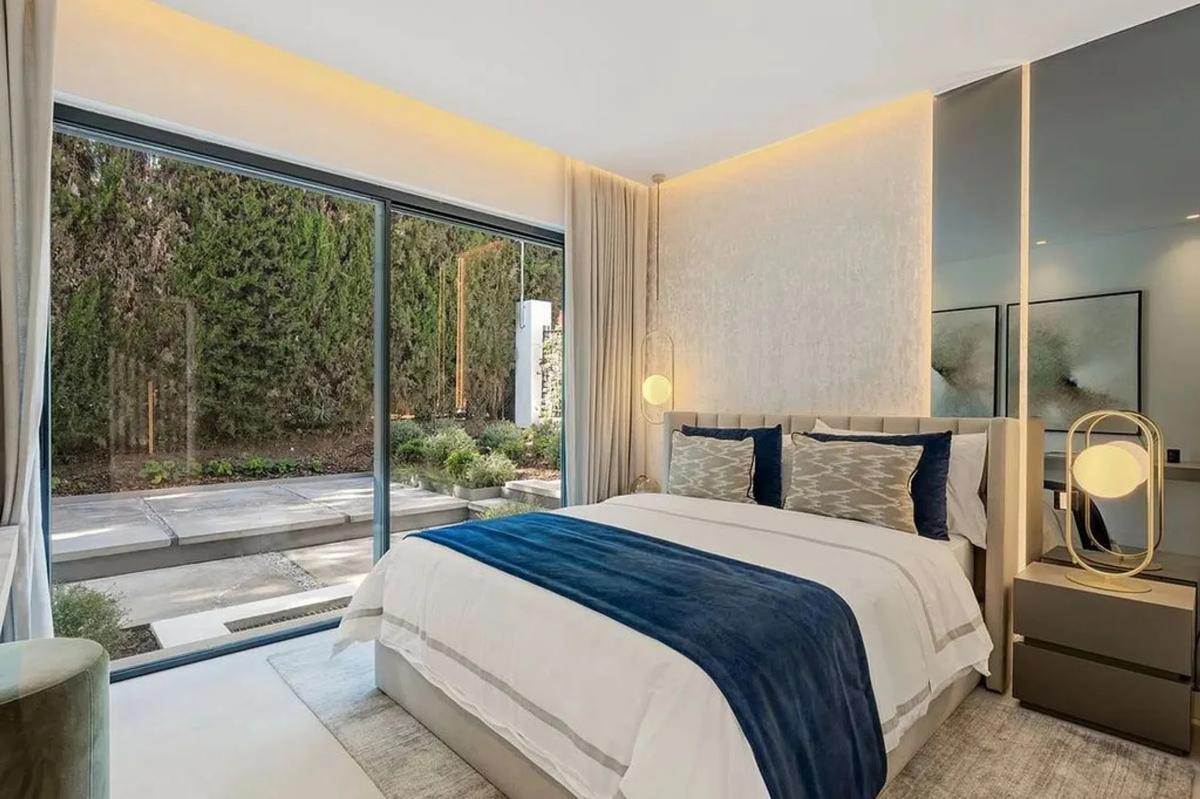 Sprzedaż niezależnego domku jednorodzinnego w  Urbanizacion Reserva de Sierra Blanca, Marbella photo 4