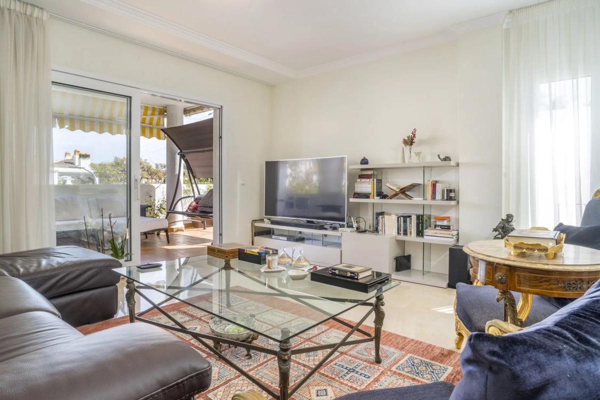 Venta de piso en Arrabal Camino Viejo Istan, 56, Marbella
 photo 3