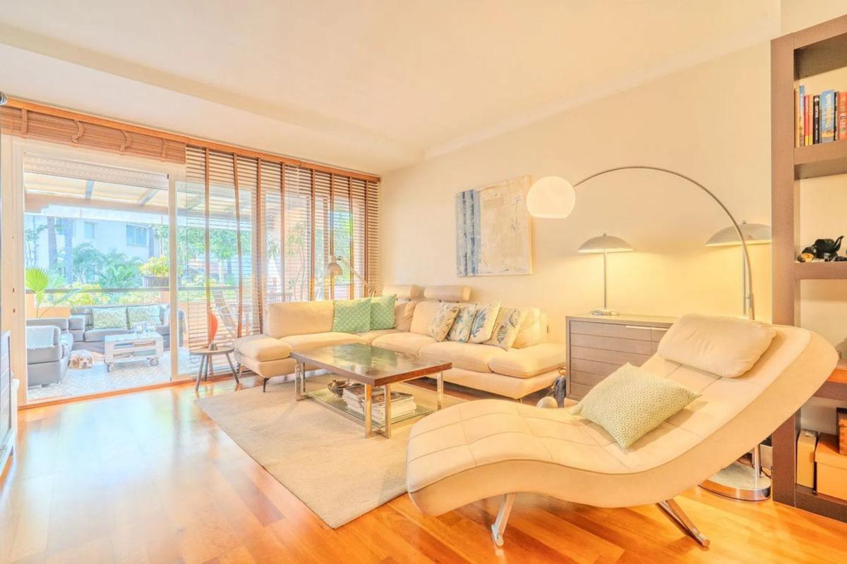 Sale of apartment in Barrio Sierra Blanca, Marbella
photo 2