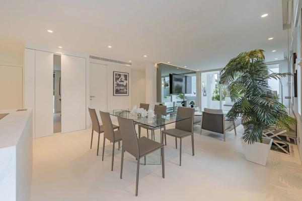 Apartment for sale in  Barrio Puente Romano, Marbella photo 4