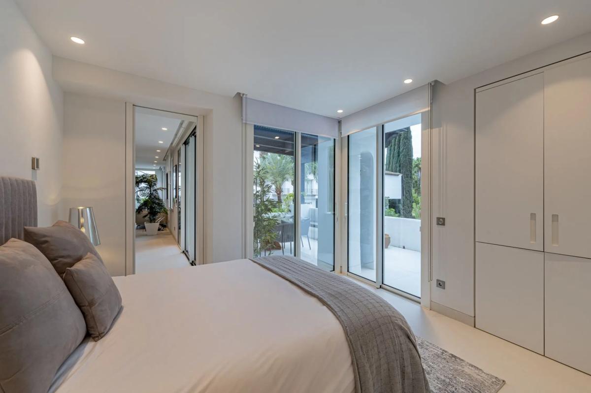 Sale of apartment in Barrio Puente Romano, Marbella
 photo 5