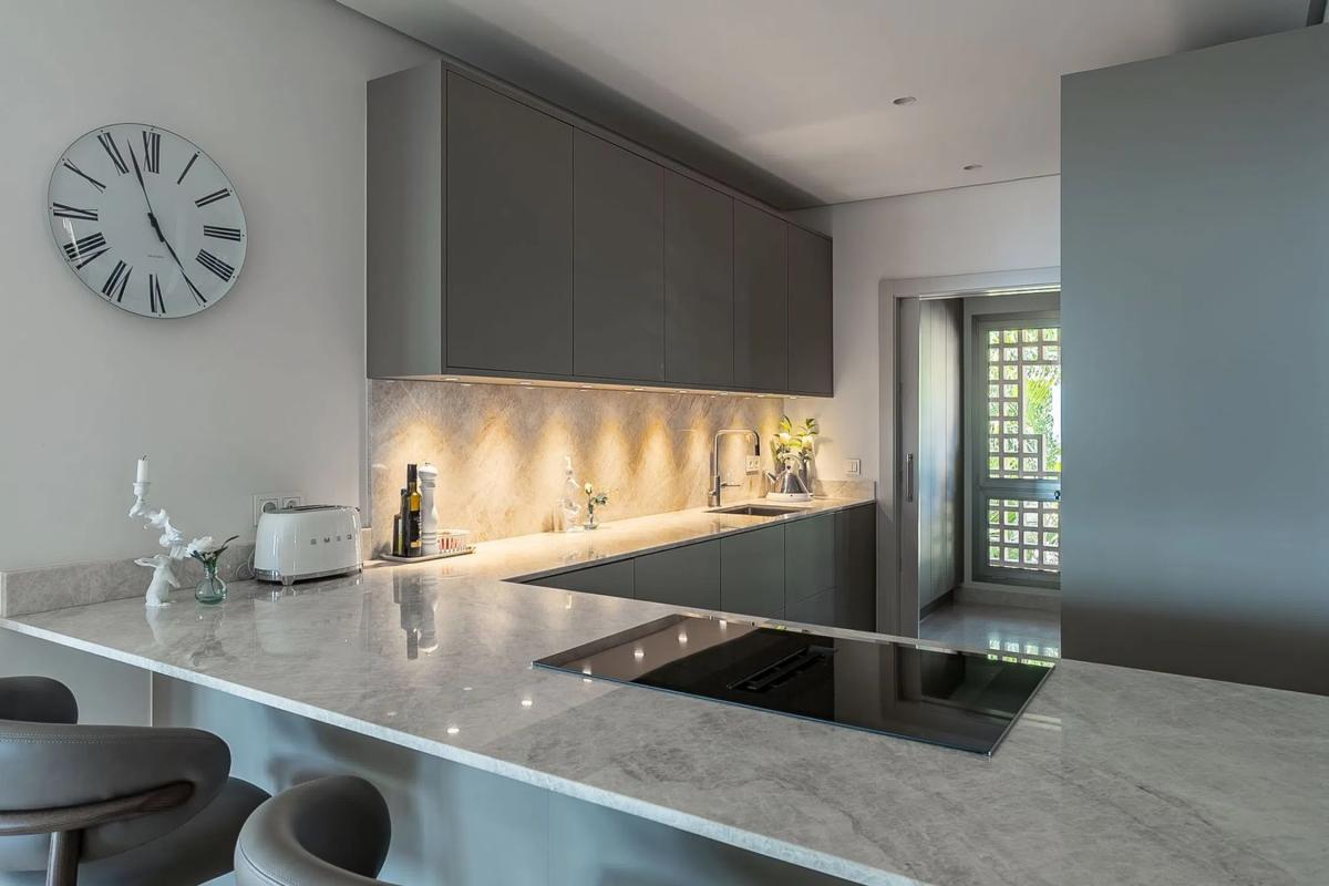 Penthouse sale in Barrio Sierra Blanca, Marbella photo 4