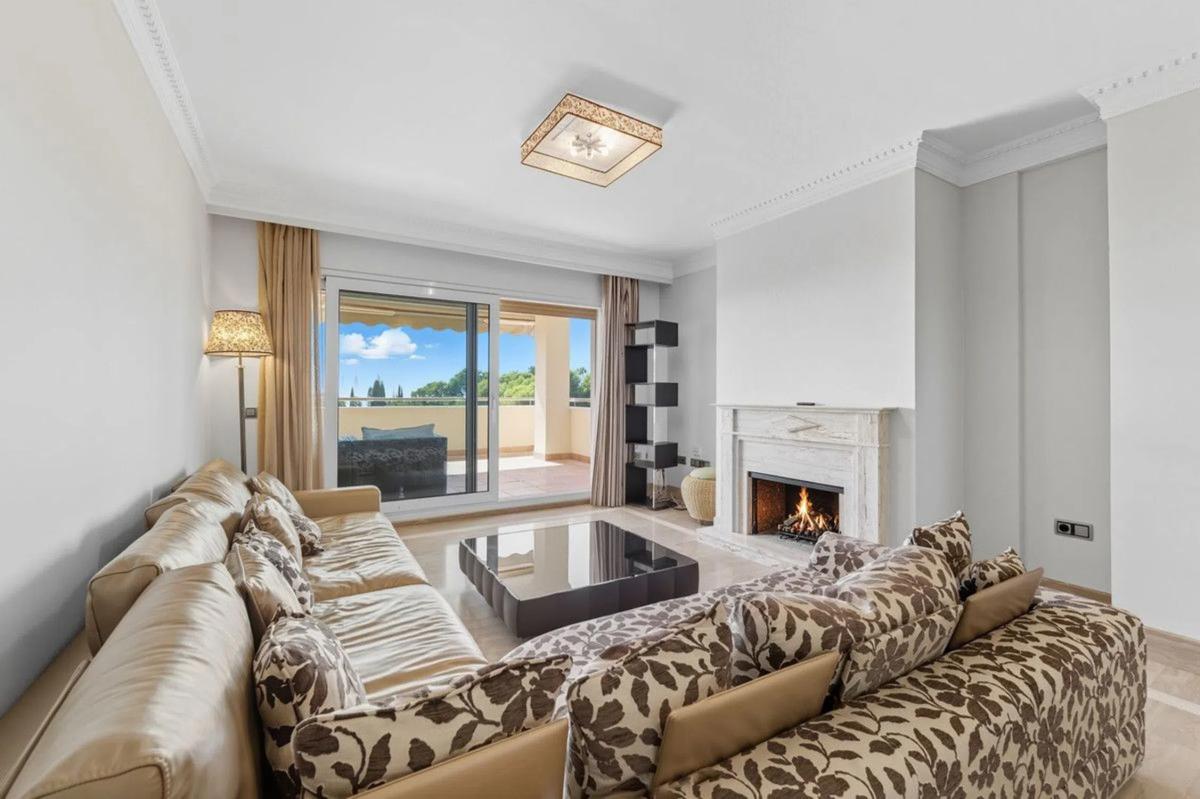 Продажа квартиры на Calle Montemenor s/n, Марбелла
photo 1