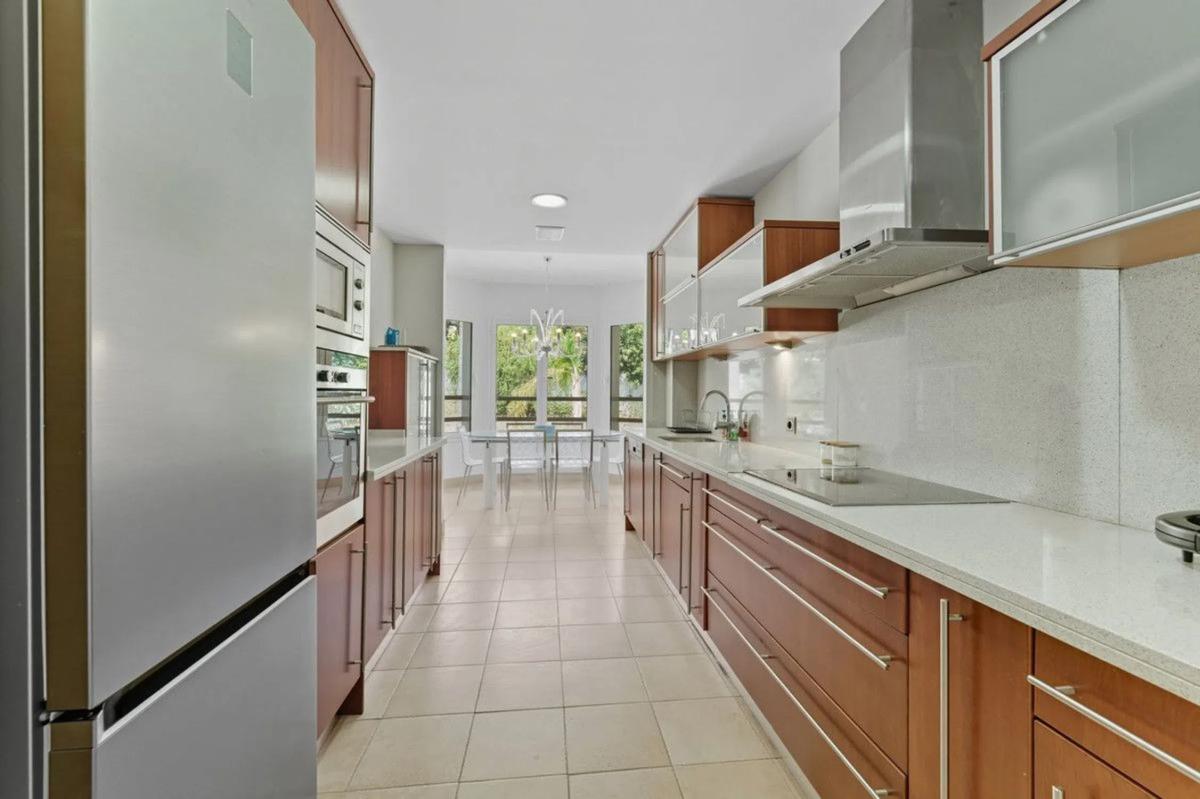 Продажа квартиры на Calle Montemenor s/n, Марбелла
photo 5