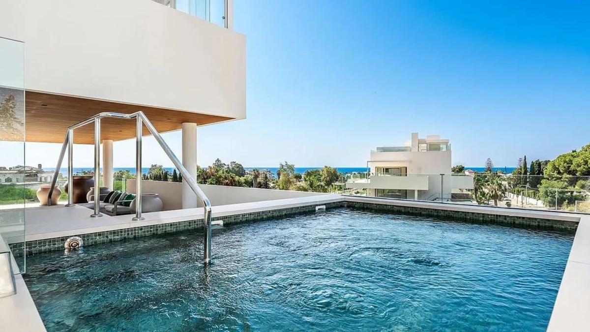 Penthouse sale in Urbanización Lomas de Río Verde, 2, Marbella photo 4