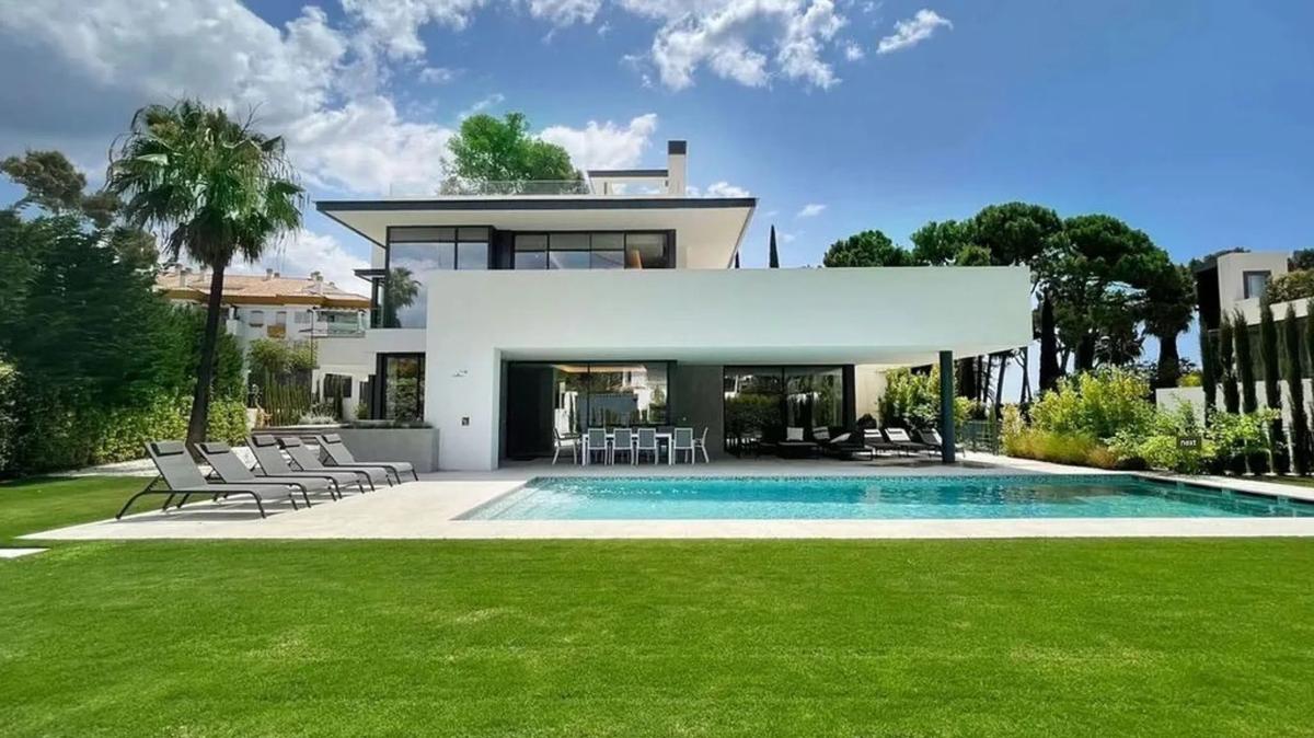 Sale of independent chalet in Calle Clavel, 77, Marbella
 photo 2