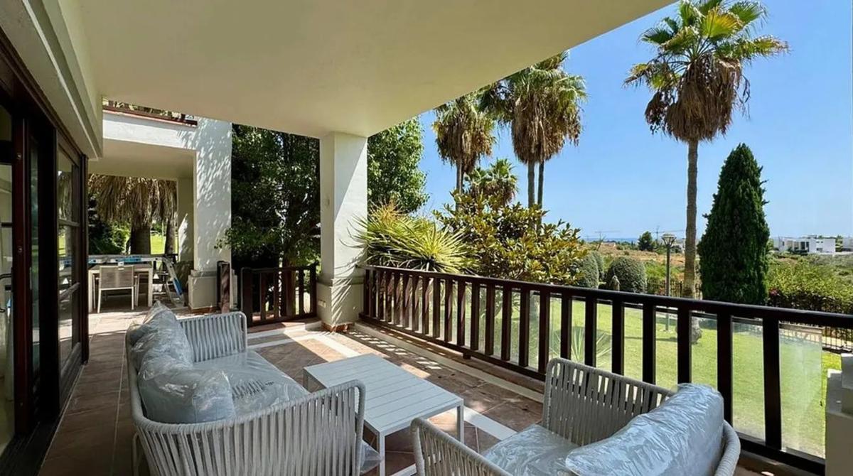 Sprzedaż niezależnego domku jednorodzinnego w  Urbanización la Capellanía, 10, Marbella photo 2