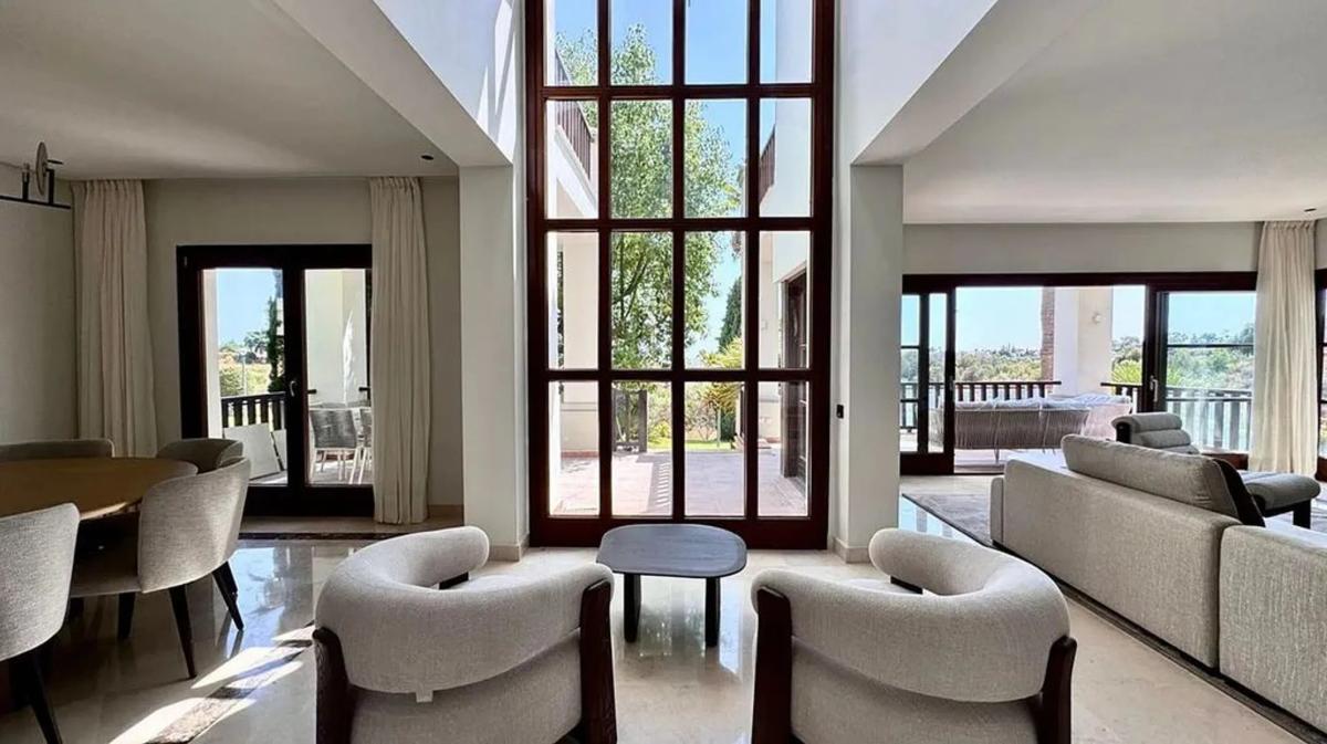 Sprzedaż niezależnego domku jednorodzinnego w  Urbanización la Capellanía, 10, Marbella photo 4