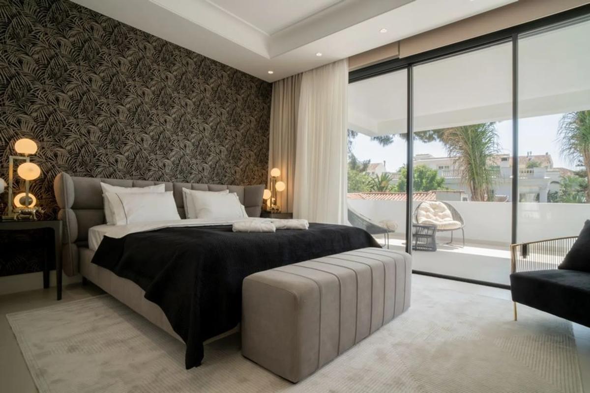 Sale of independent chalet in Calle del Carmen, 8, Marbella
photo 1