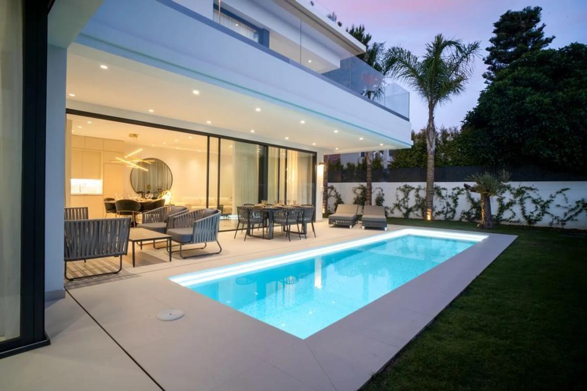 Sale of independent chalet in Calle del Carmen, 8, Marbella
photo 2