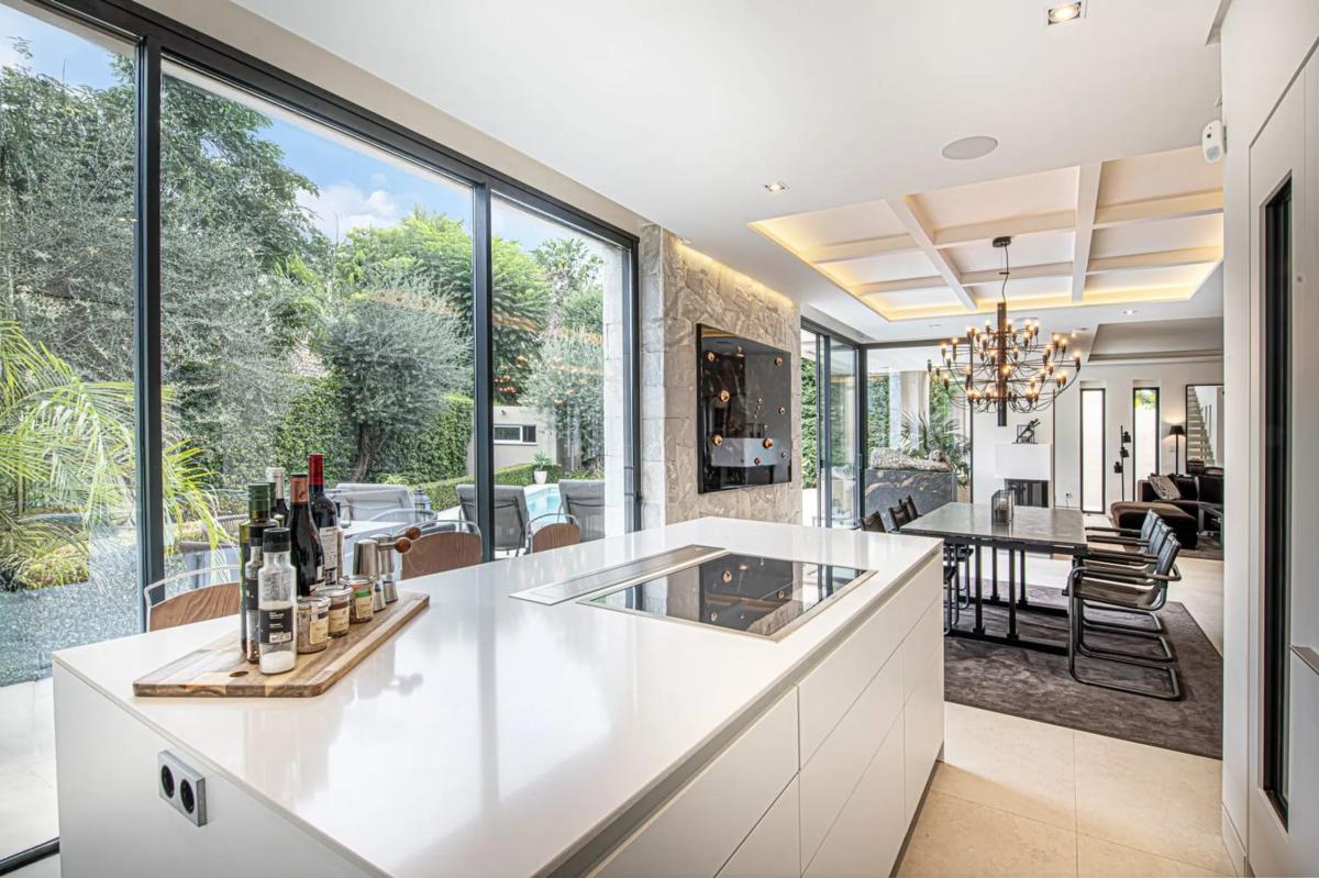 Sprzedaż niezależnego domku jednorodzinnego w Barrio La Carolina-Guadalpín, Marbella photo 4