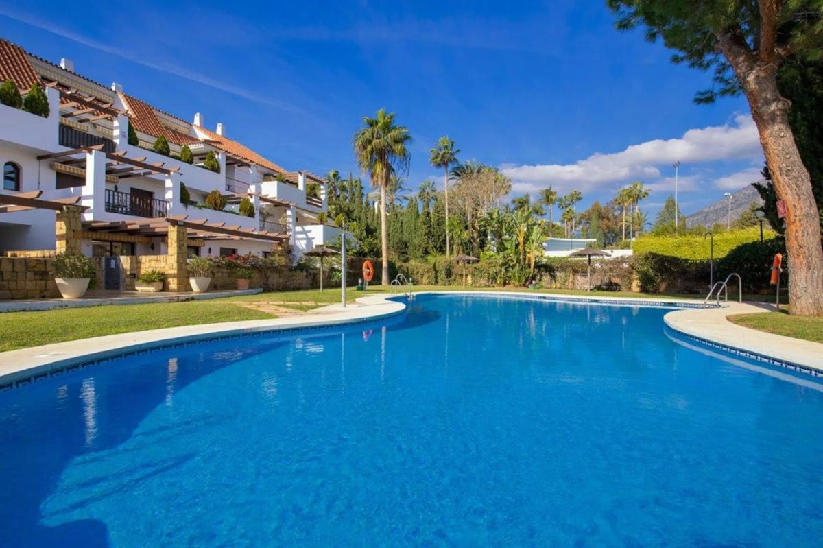 Penthouse sale in Calle Sierra Bermeja, 4, Marbella photo 2