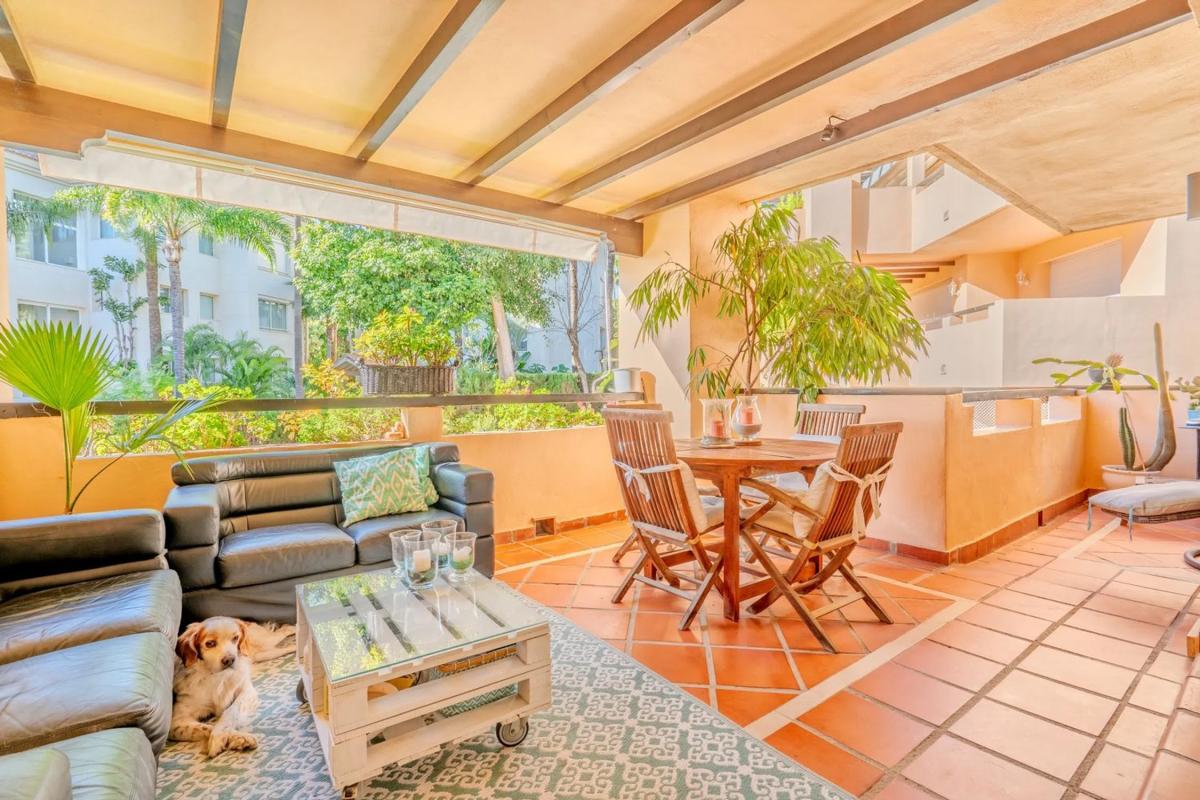 Venta de piso en CL PIZARRA-UR ROCIO NAGUELES, Marbella
 photo 4