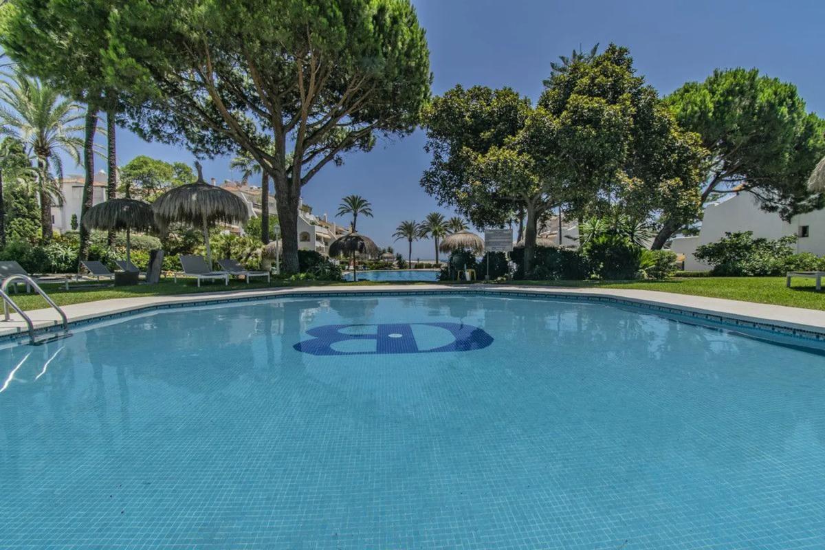 Venta de chalet adosado en ኡርባኒሳሲኦን ፑኤንቴ ሮማኖ , Marbella photo 2