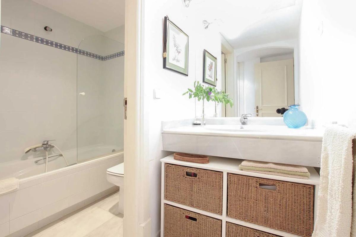Sale of apartment in Arrabal la Caridad, Marbella
 photo 5