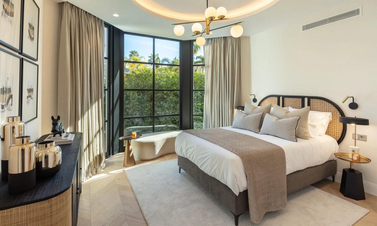 Продажа отдельного шале в  Barrio Sierra Blanca, Марбелла photo 4