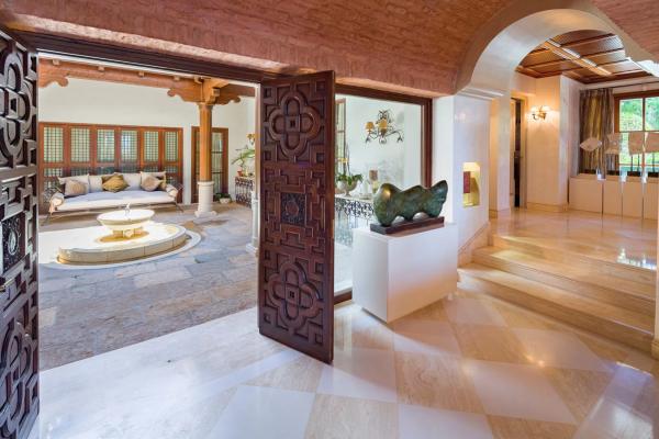 Частный шале на продаже в  Barrio Sierra Blanca, Марбелла photo 3