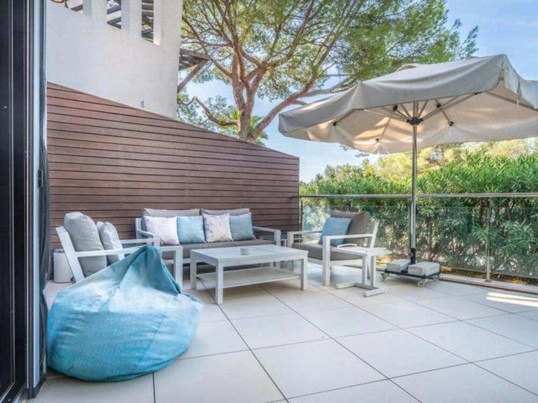 Venta de chalet adosado en  Calle Rossini , Marbella photo 3