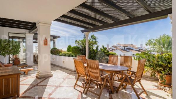 Duplex for sale on Barrio Sierra Blanca, Marbella thumbnail 1