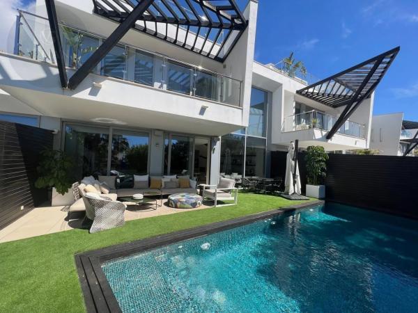 Terraced house for sale at Sierra Blanca , Marbella photo 1