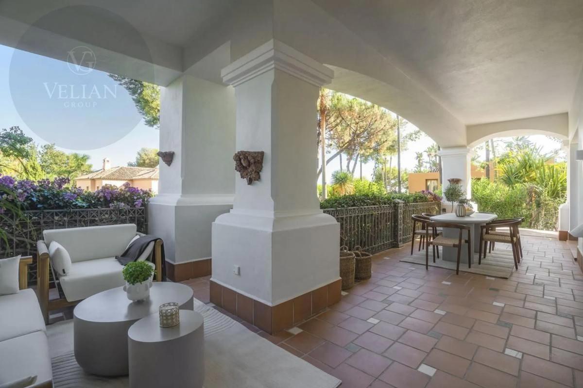 Sale of apartment in Golden Mile, Marbella
photo 1