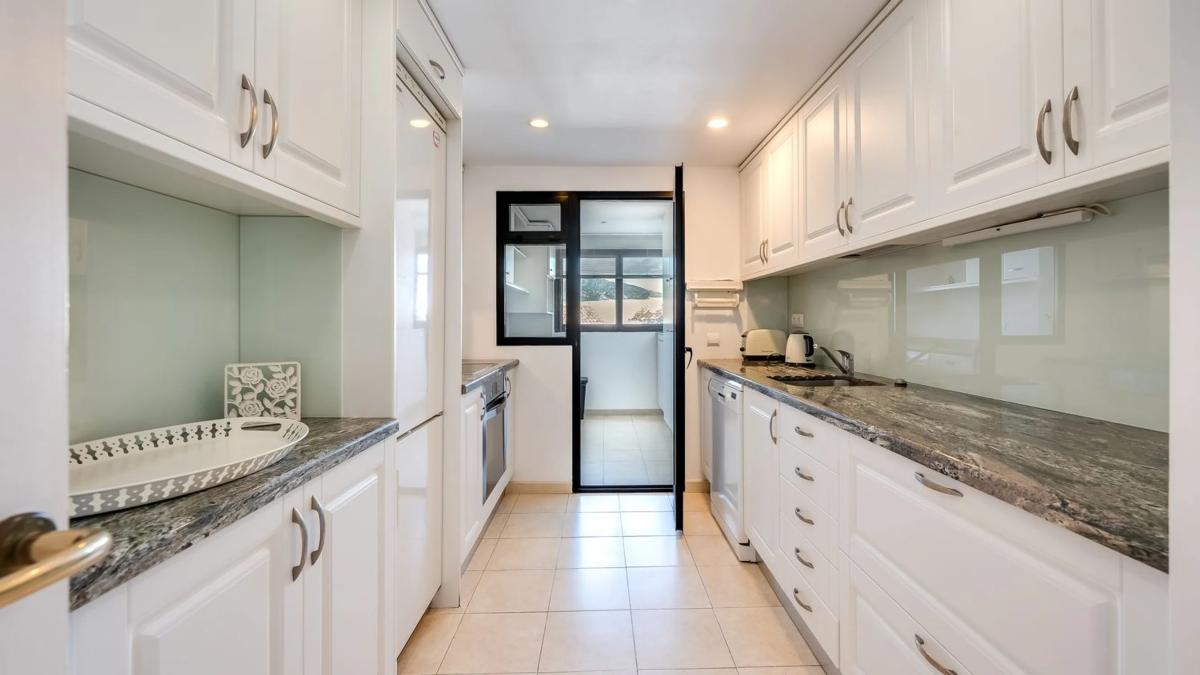 Sale of apartment in Calle Sierra Bermeja, Marbella
photo 4