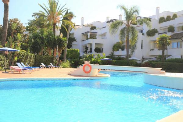 Piso en venta en Urbanización Alhambra del Mar, Marbella
photo 1