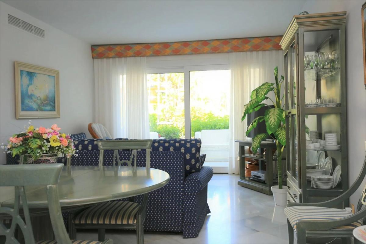 Sale of apartment in Urbanización Alhambra del Mar, Marbella
 photo 2