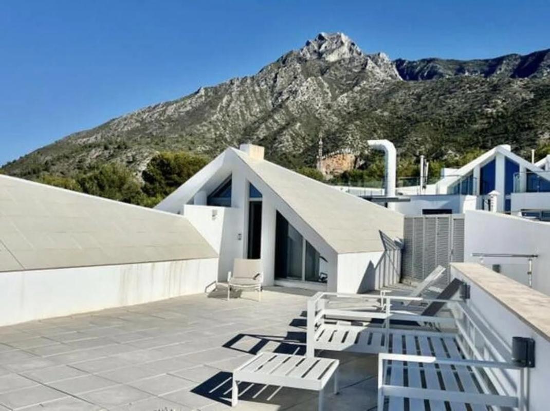 Venta de chalet adosado en Calle Verdi , Marbella photo 1