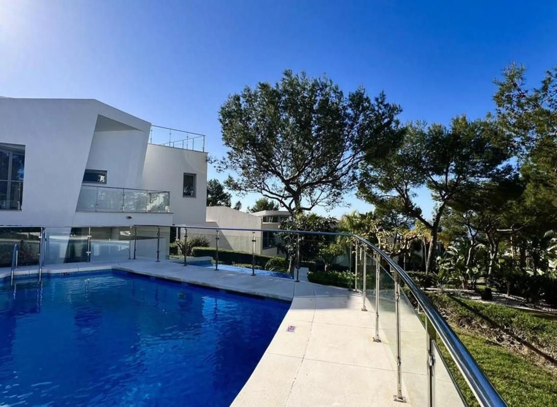 Venta de chalet adosado en Calle Verdi , Marbella photo 4