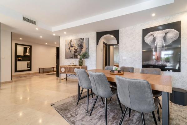 Piso en venta en Barrio Las Lomas de Río Verde, Marbella
photo 1