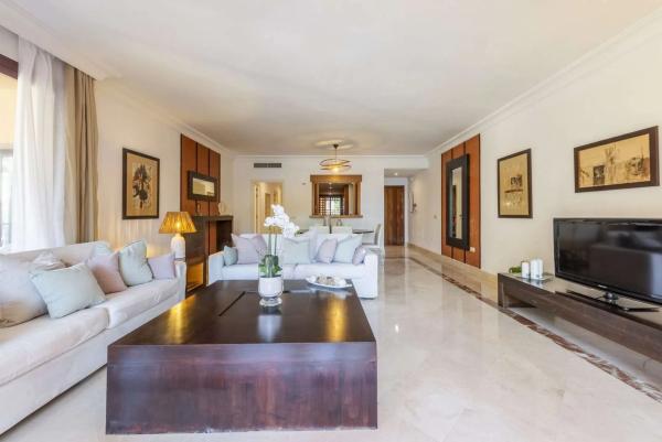 Piso en venta en Barrio Nagüeles, Marbella
thumbnail 1