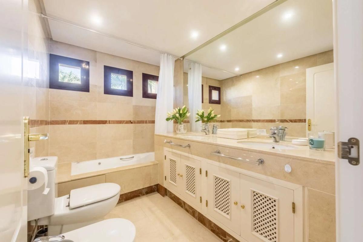 Sale of apartment in Barrio Nagüeles, Marbella
 photo 3