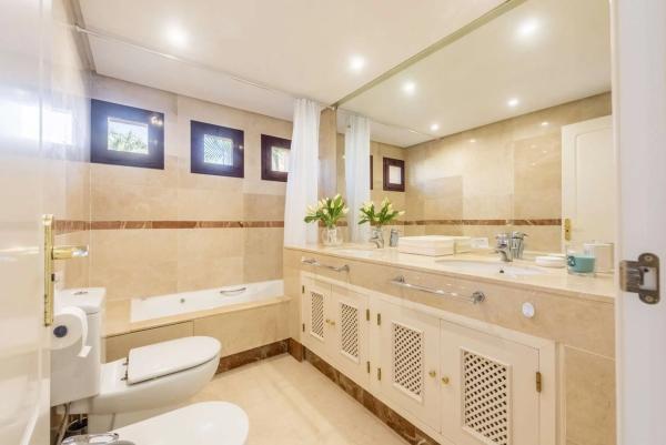 Piso en venta en Barrio Nagüeles, Marbella
thumbnail 2