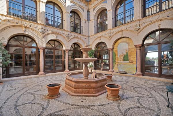 Частный шале на продаже в  Lugar Urbanizacion Sierra Blanca, Марбелла photo 4