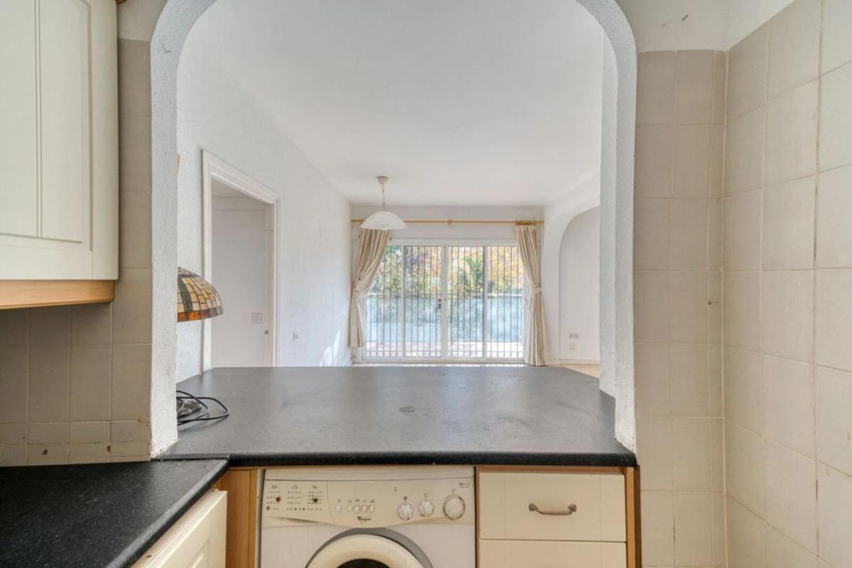 Sale of apartment in Urbanizacion Rio Verde Playa, Marbella
photo 3