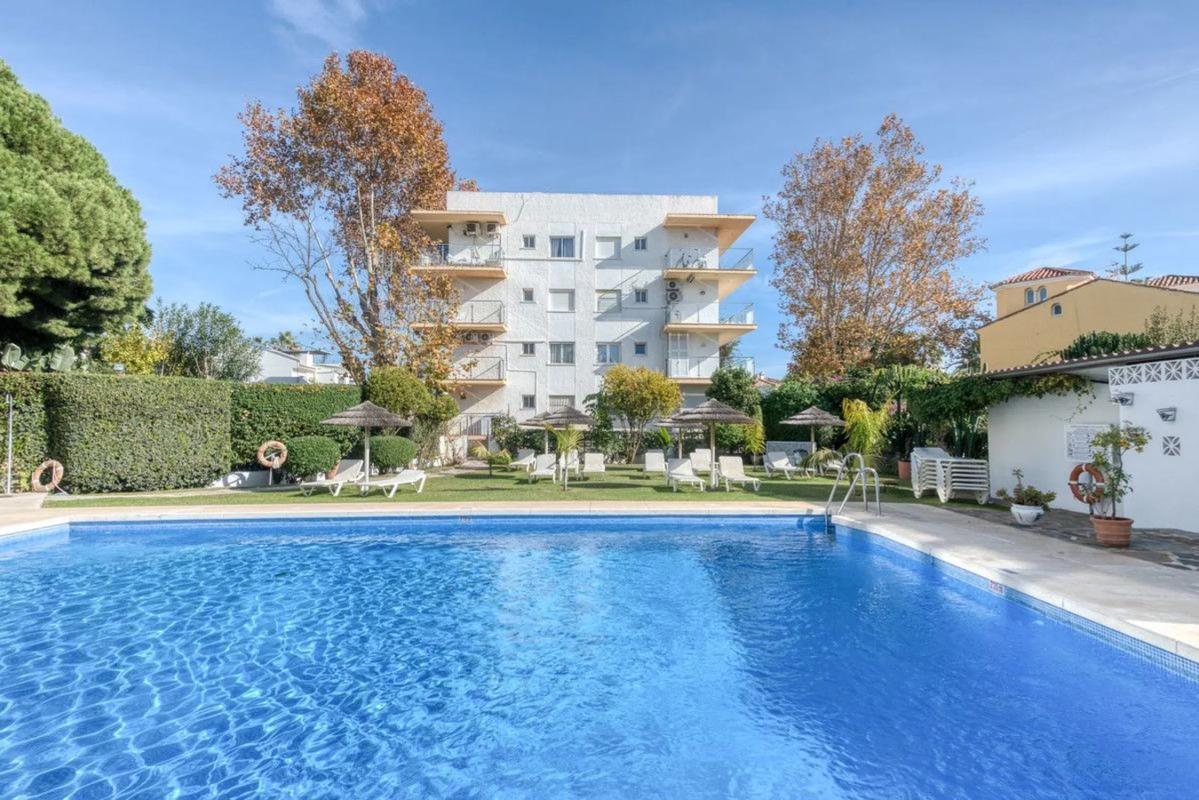 Sale of apartment in Calle Marques Ivanrey, 26, Marbella
photo 1