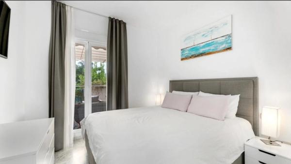Piso en venta en Bulevar Príncipe Alfonso de Hohenlohe, 16, Marbella
thumbnail 1