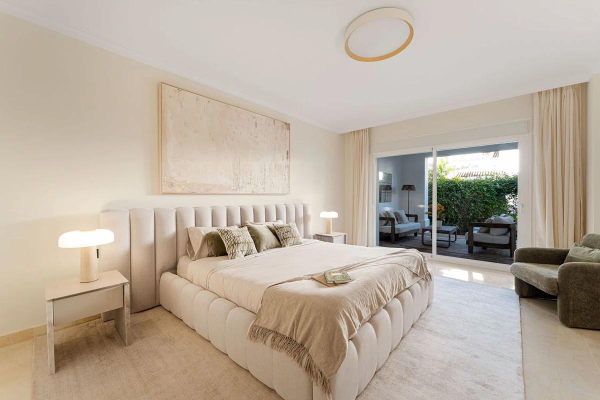 Sprzedaż mieszkania w Urbanización Marbella Hill Club, 4, Marbella
 photo 5