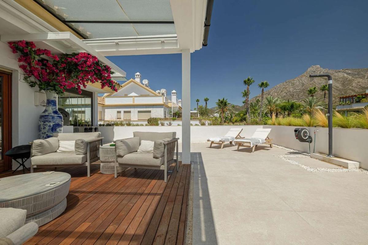 Sprzedaż poddasza w Barrio Nagüeles, Marbella photo 1