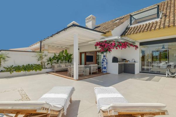Penthouse for sale at Barrio Nagüeles, Marbella thumbnail 1